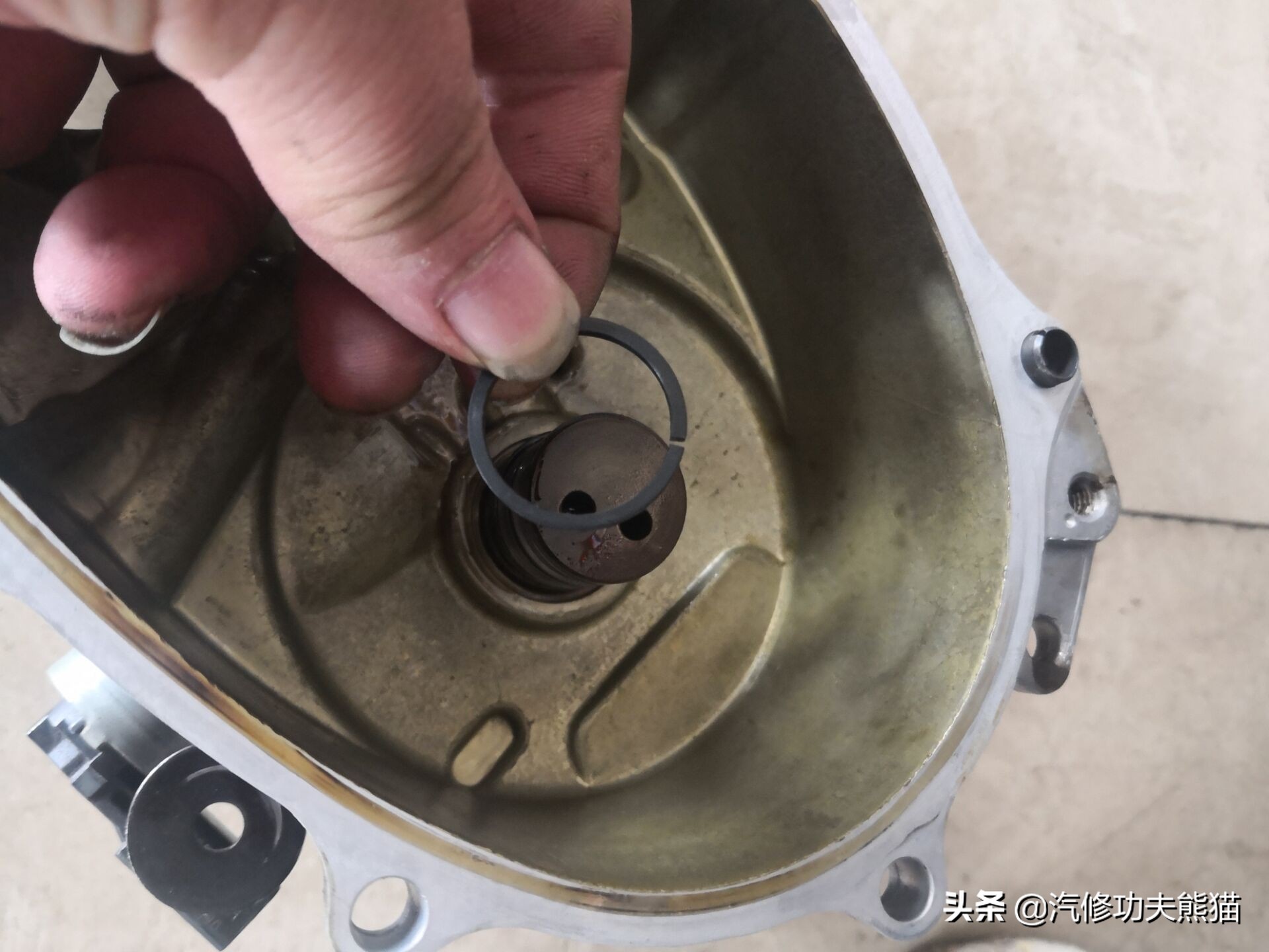 10年奥迪a6l2.0t烧机油怎么解决,10年奥迪a6l2.0t烧机油维修