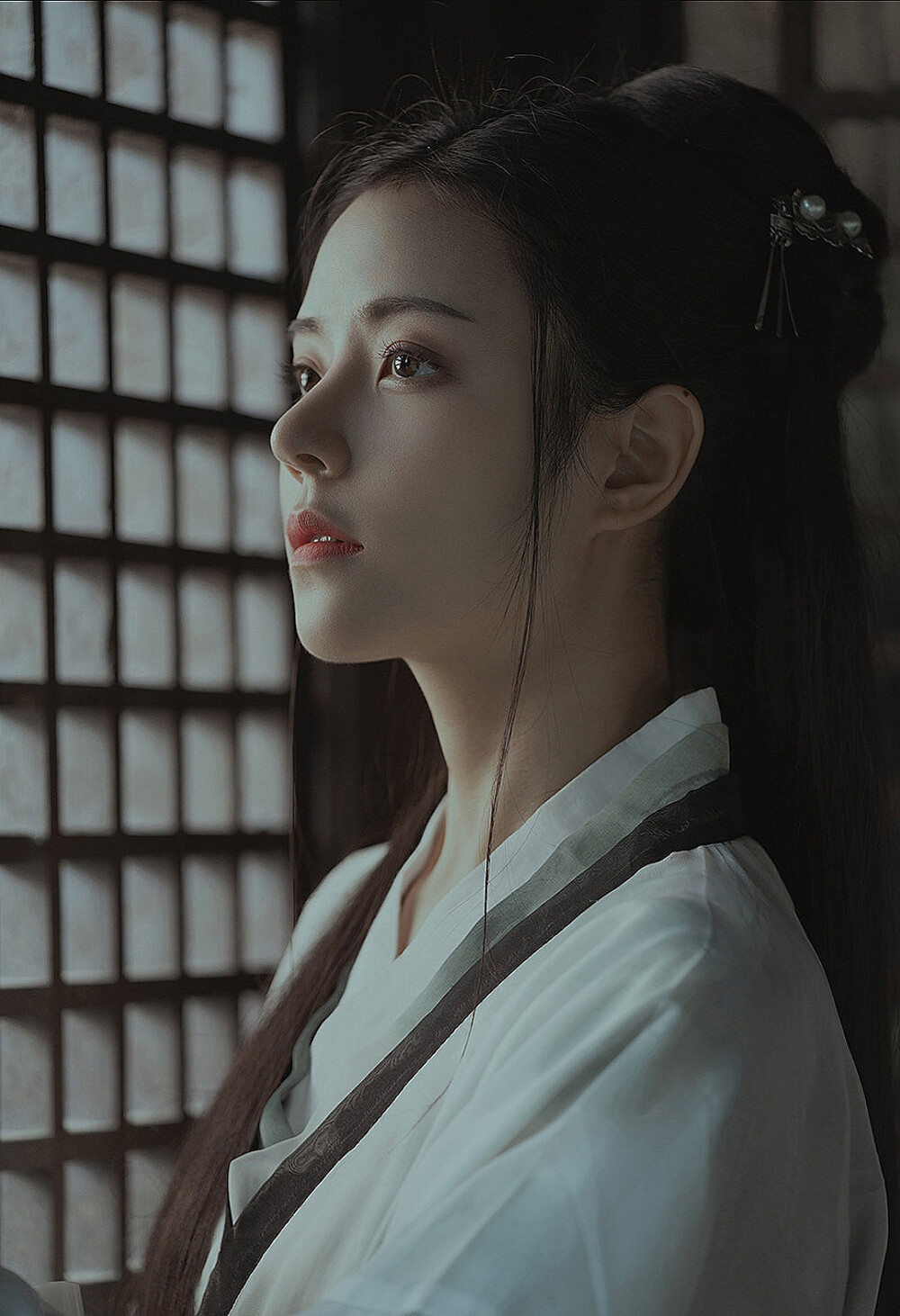 李清照在声声慢中表达了哪些惆怅,李清照词中最经典的四句话