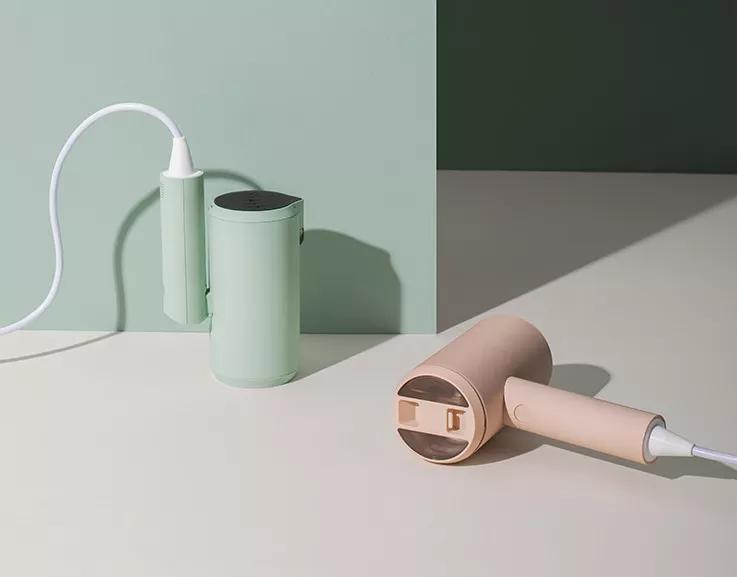 李佳琦带火的“东方戴森”:超大蒸汽一次熨5件，60秒摆平一件衣物