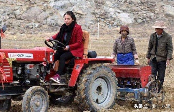 1986年借遍亲友买辆“东方红”农用小四轮后，“官差、亲差”不断