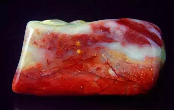 捡到这样的石头千万别扔桌子,遇到这样的石头赶紧捡