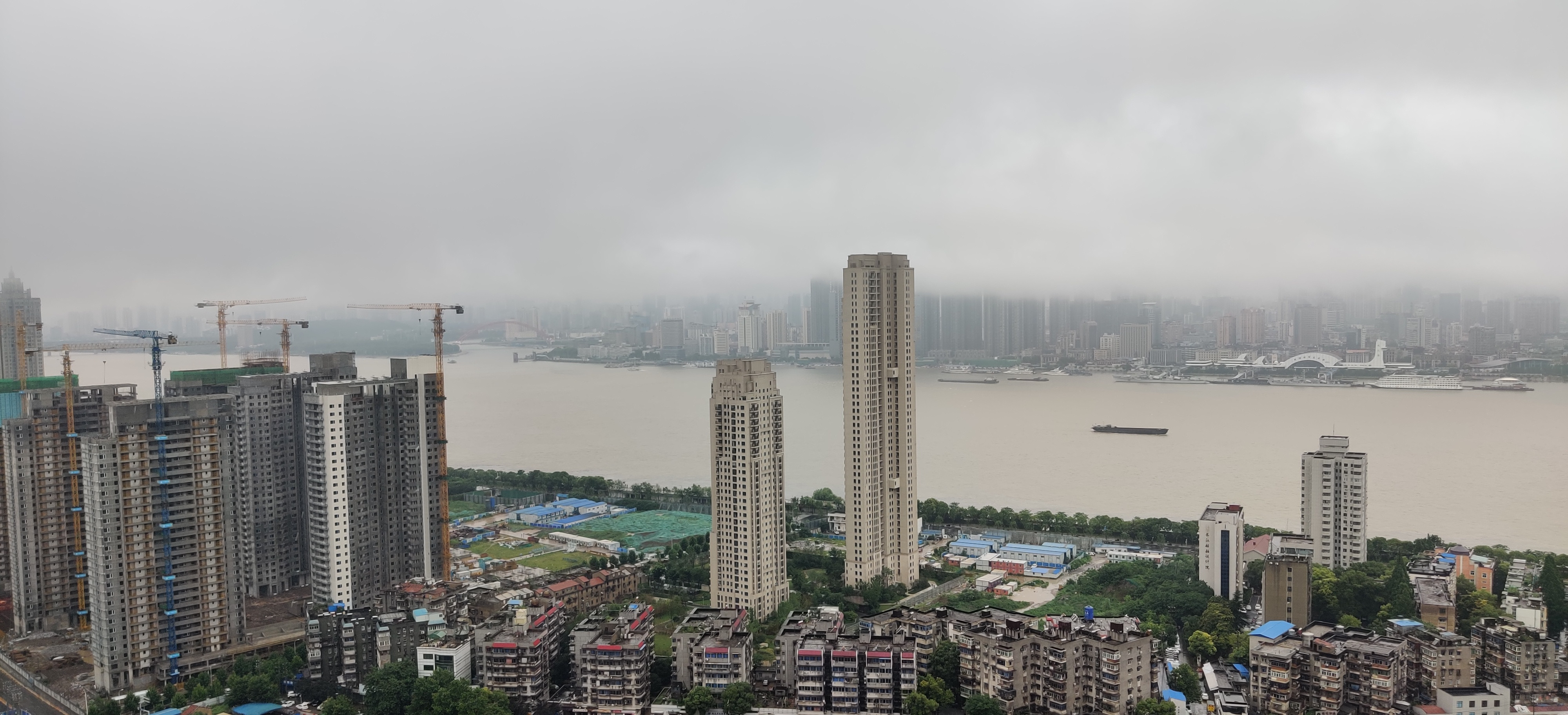 武汉留百万大学生就业,武汉百万大学生留汉计划