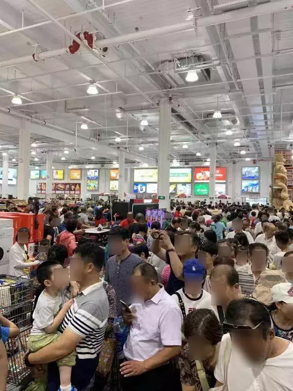 costco几点开门排队,costco上海店开业半天即停业