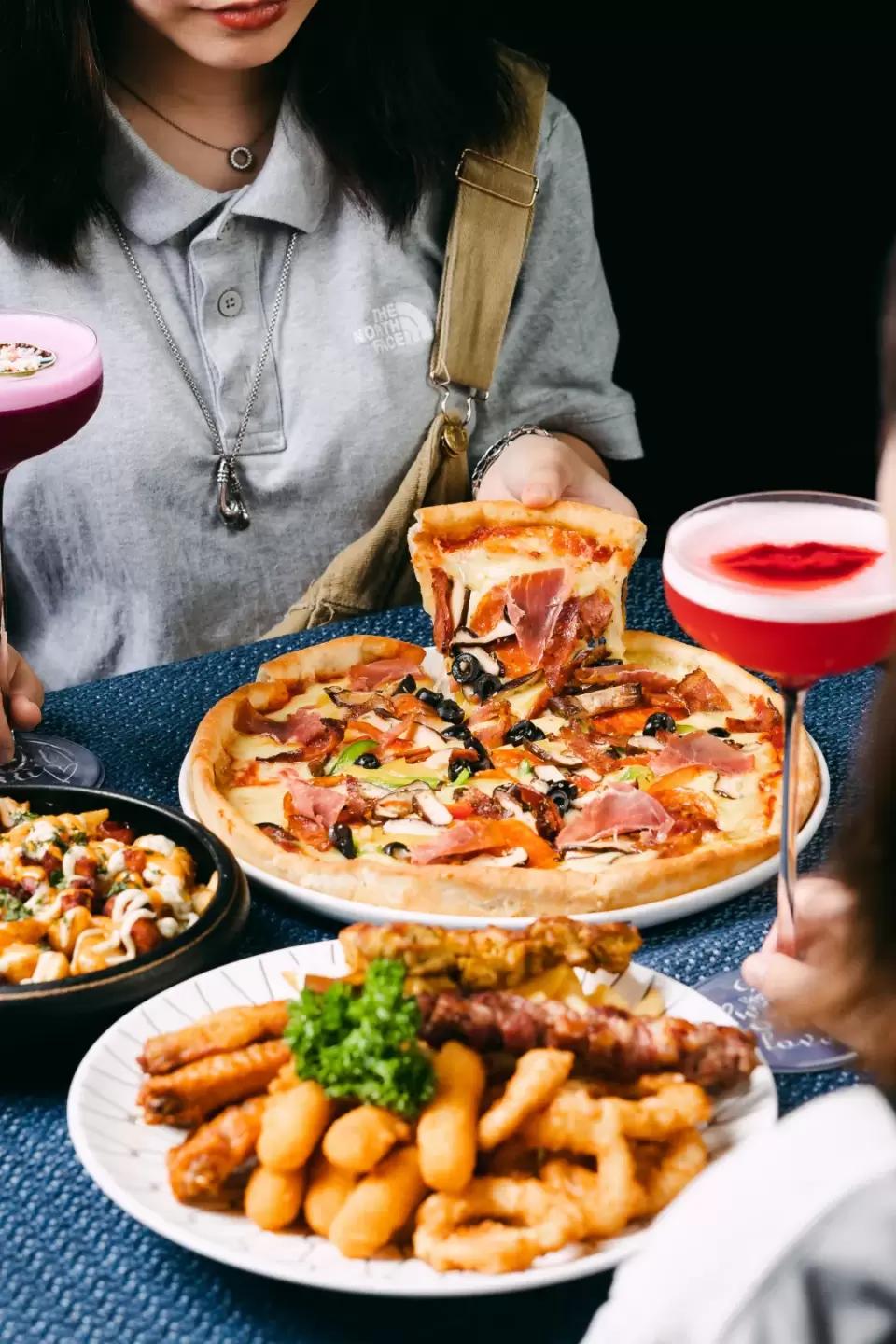 在江边看晚霞圆月，开live派对！难怪中秋节广州人不回家