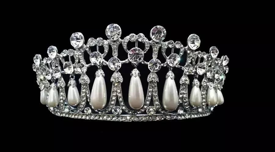 戴上珍珠发夹就是小仙女,当女人戴上眼镜