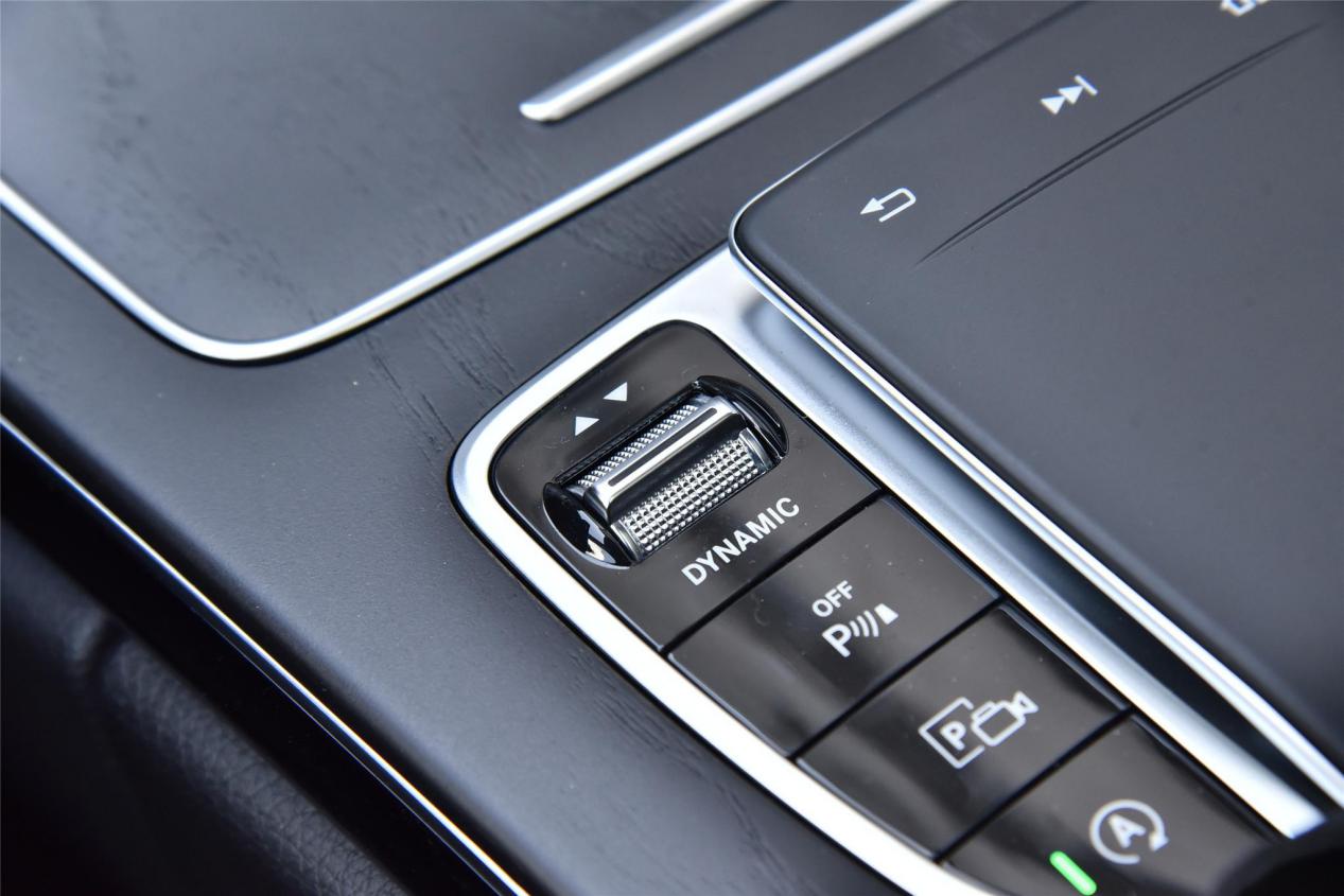 30万买什么德系豪华车？聊北京奔驰C260L，你愿不愿意买？