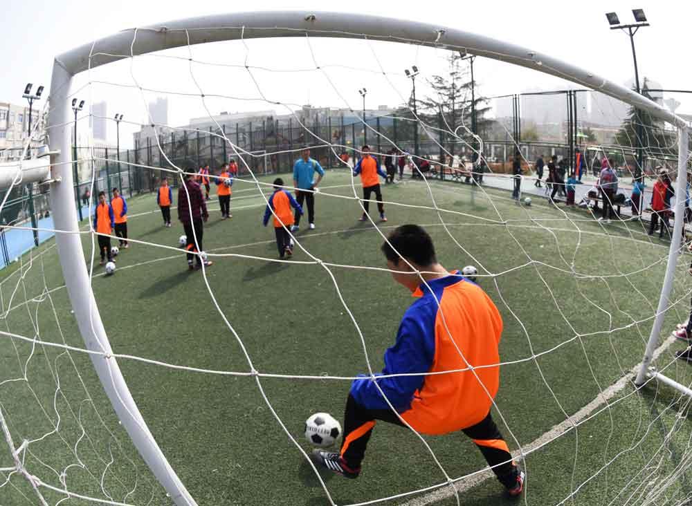 邪路！为拼成绩而吃“聪明药”，却晕倒在高考考场