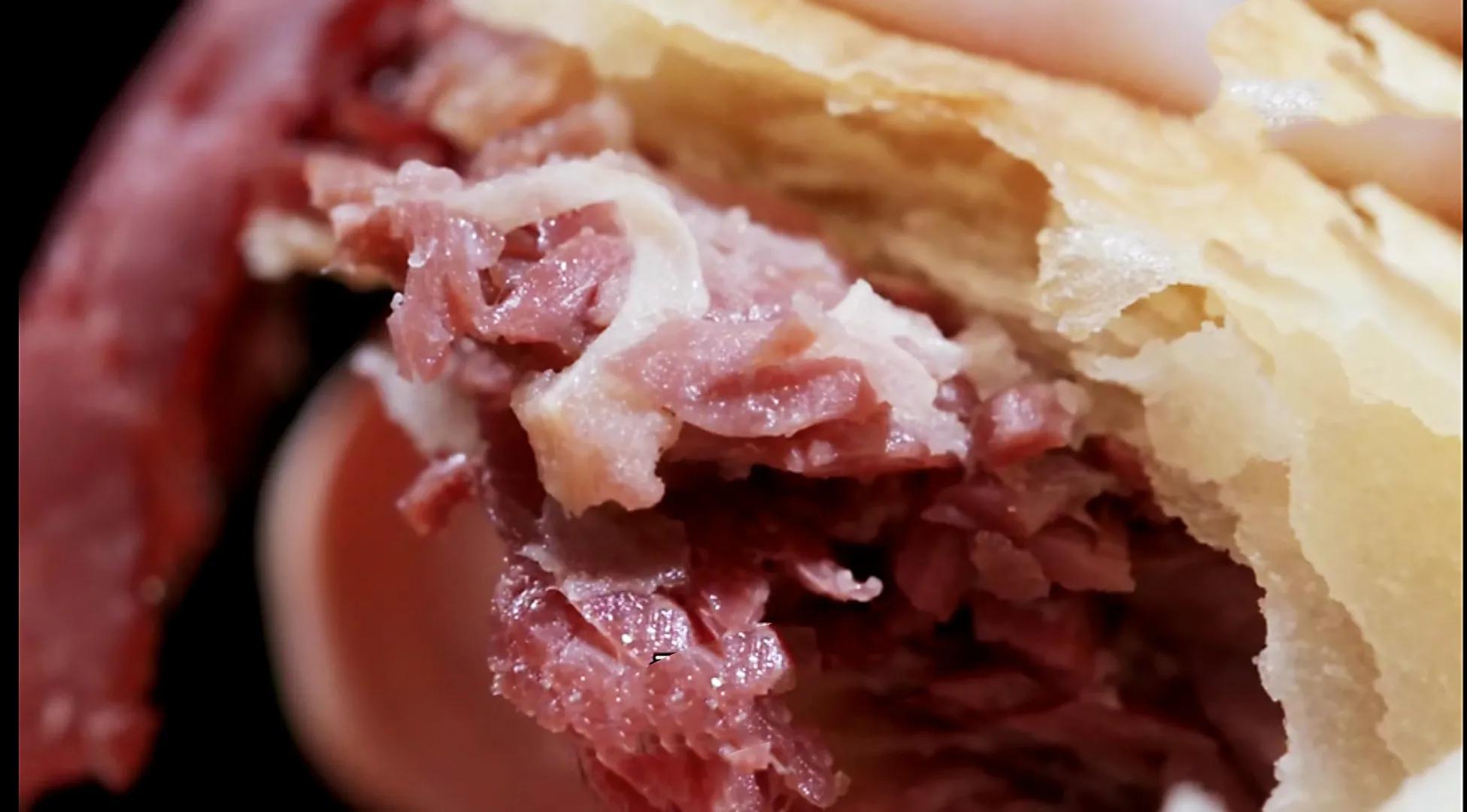 中华美食系列之河北河间驴肉火烧,河间最好吃的驴肉火烧