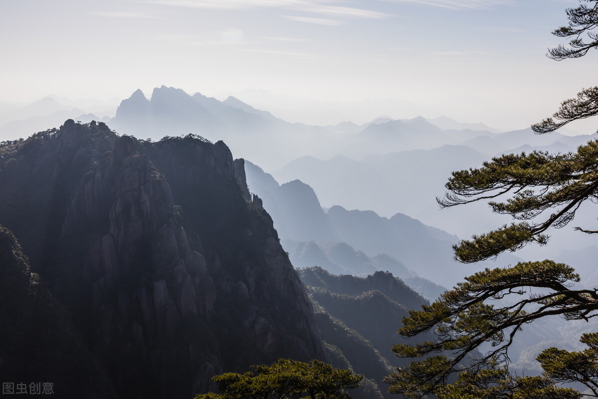 爬山是一项全身运动，要想爬山有效果，以下几点你一定要注意