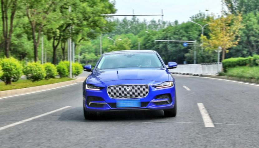 捷豹xel车门英伦气息,20年捷豹xel英伦绿