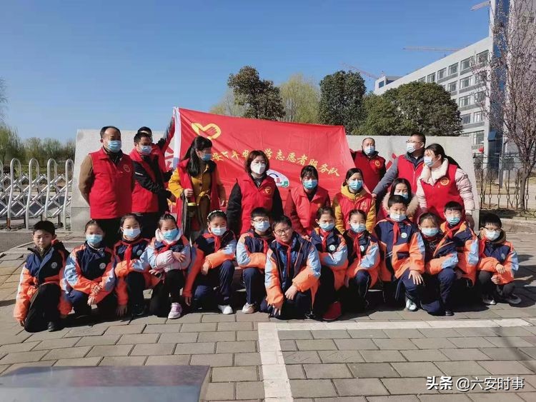 *光春**烂漫静待花开﻿——丰安小学3月活动纪实