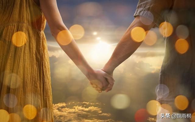 分手后送的东西该丢掉吗,分手后男方要求退还礼物