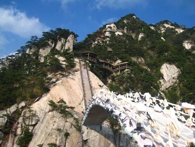 安徽天堂寨属于哪个城市,天堂寨江淮分水岭