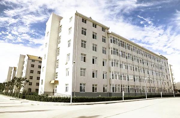 华北超豪华大学：宿舍空调暖气、阳台一应俱全，还坐拥6大网红餐厅！