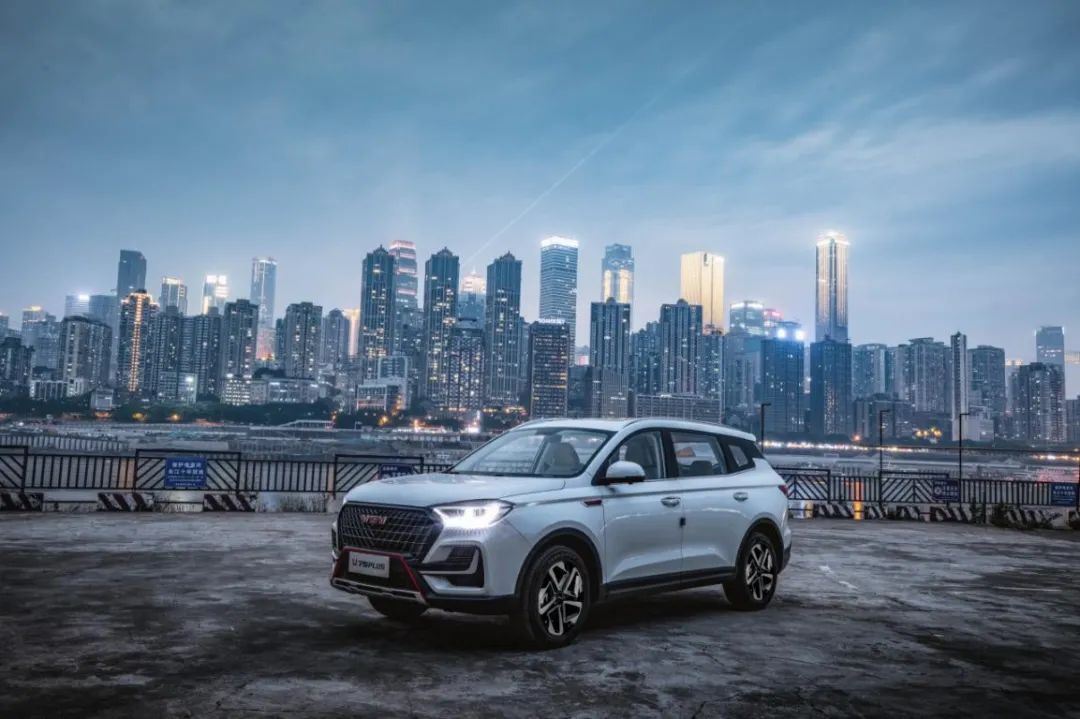 配8at的suv落地15万左右的,15万8at的suv