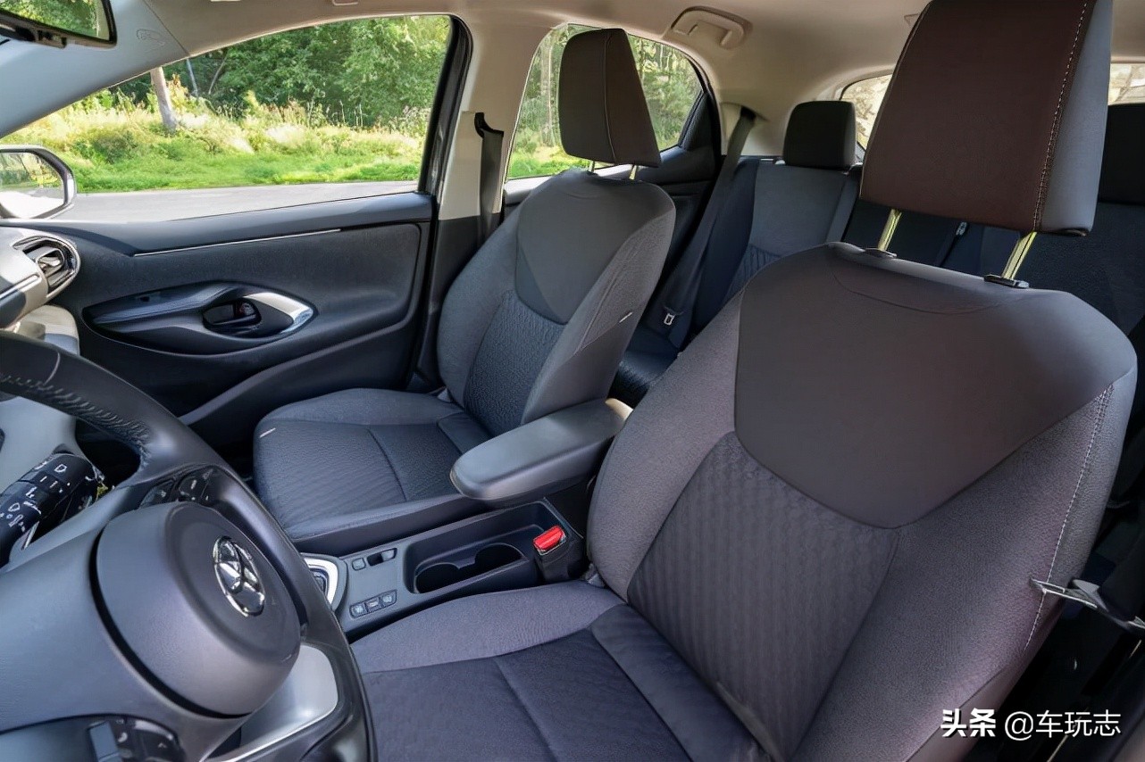 混合动力车丰田雅力士视频,丰田全新雅力士yariscross