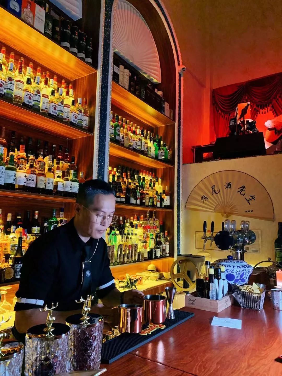 加鱼子酱的鸡尾酒喝过吗？长春首家分子鸡尾酒吧，味道太神奇了