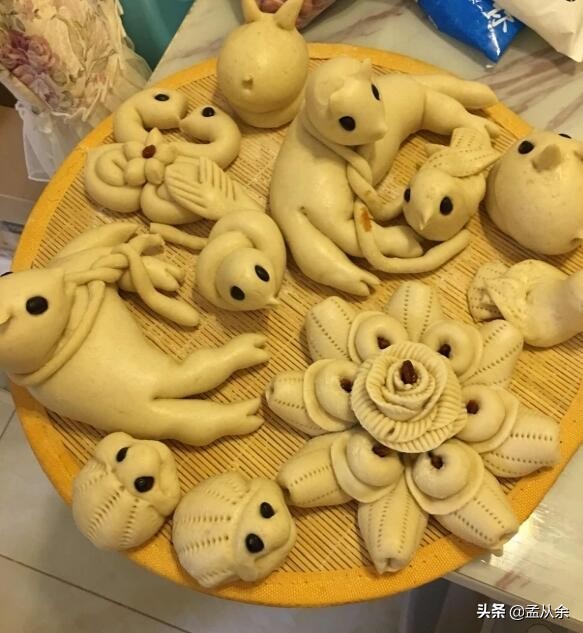 每年六月份姥姥都会给我家女儿送羊，面粉做出来的，好看又劲道