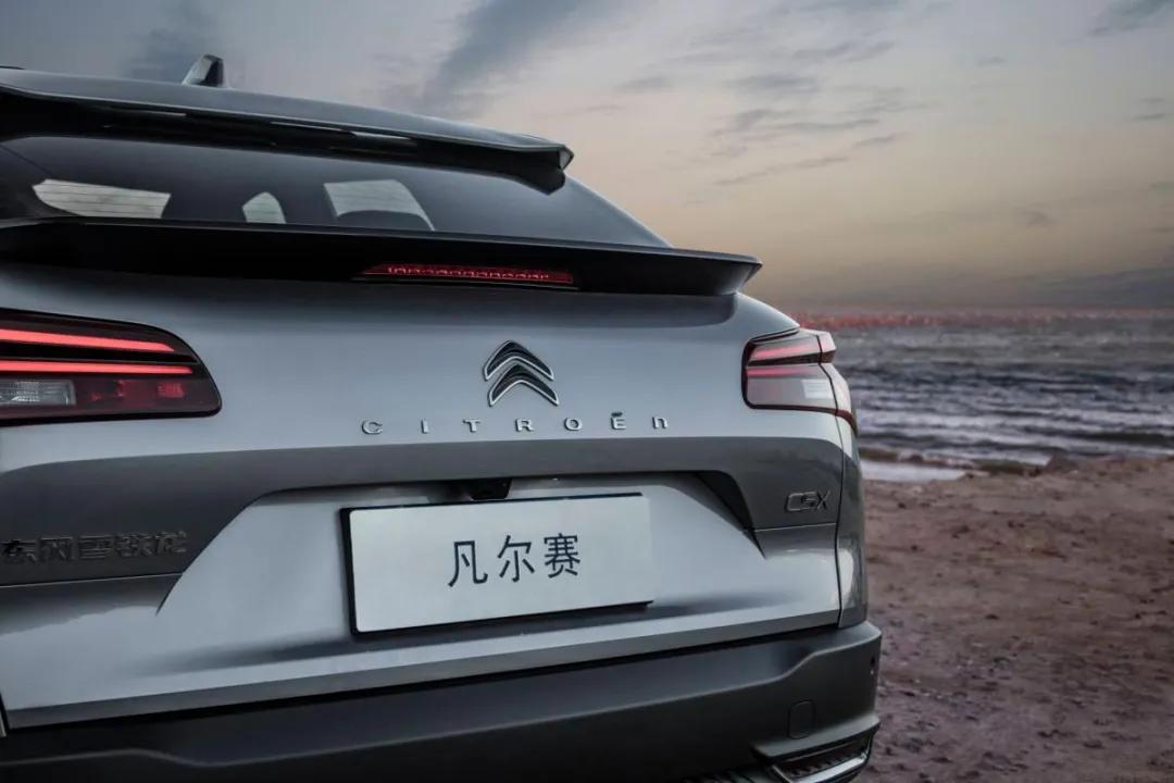 凡尔赛深度试驾怎么操作,凡尔赛沉浸式体验