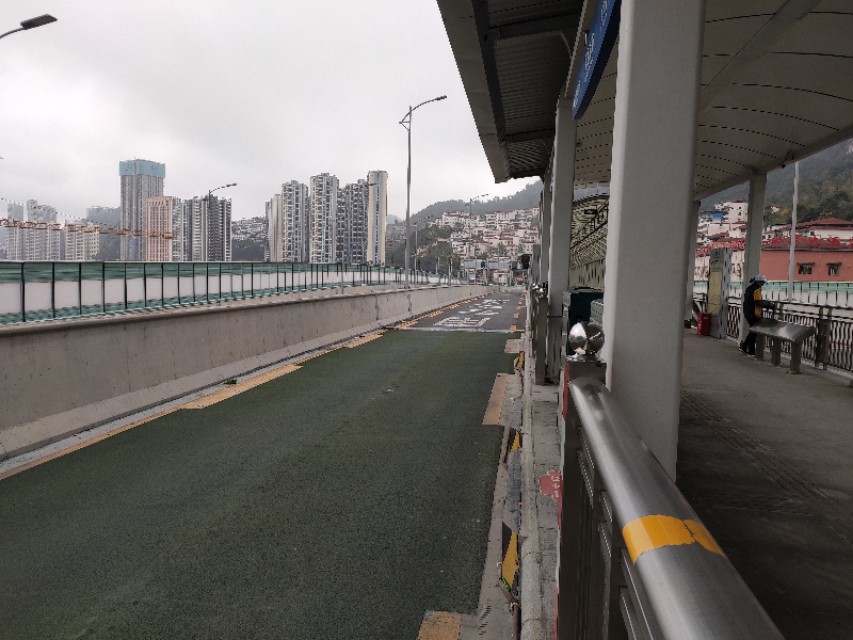 堵车也不会占用brt快速公交专用道,brt车道能解决拥堵吗