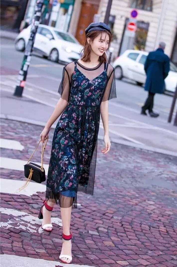 洋气上档次吊带裙秋冬内搭,今年最火的吊带裙内搭