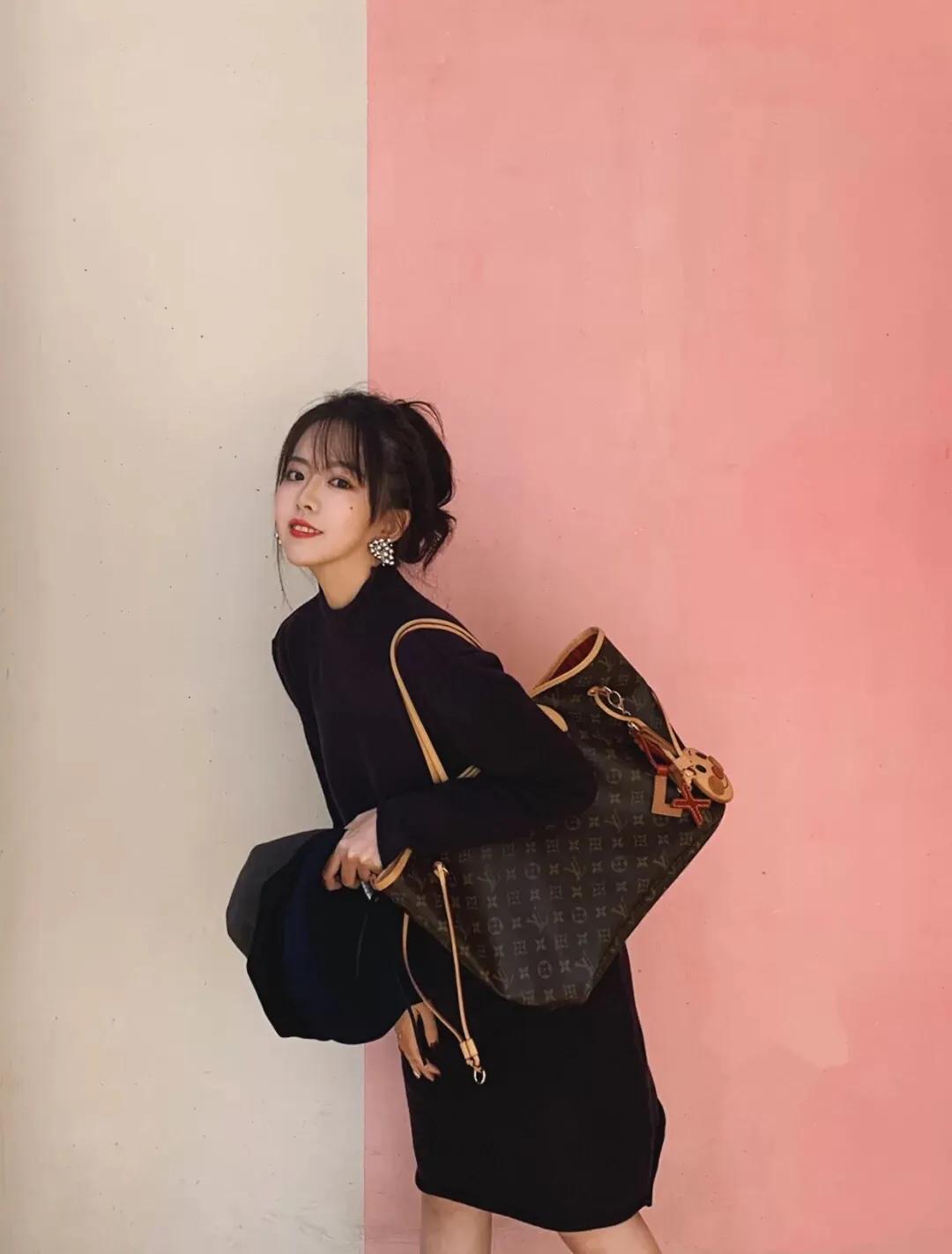 秋冬都适用的包包推荐,包包秋冬适合咖啡色还是卡其色