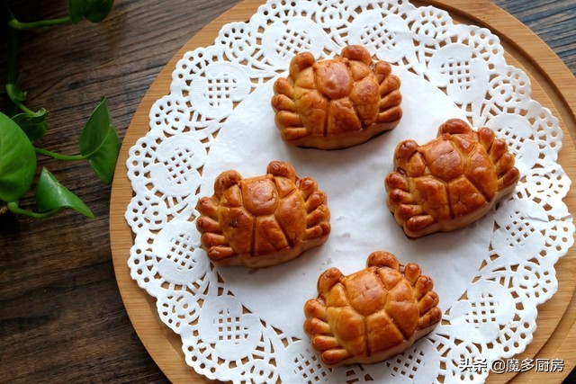 月饼怎么做不用烤箱很简单很好吃,不用转化糖浆又简单又好吃的月饼