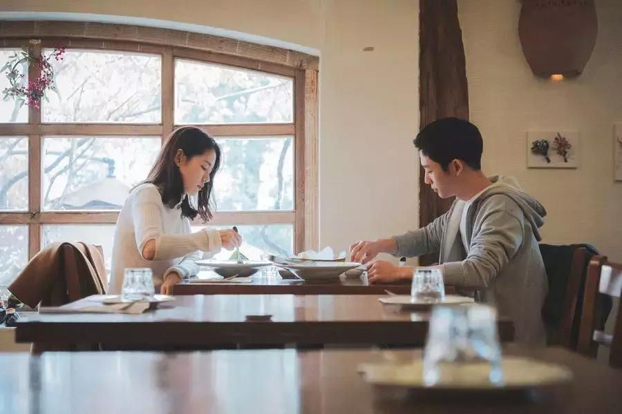 儿子千万別把媳妇当亲人,男人千万不要把自己老婆跟别人比