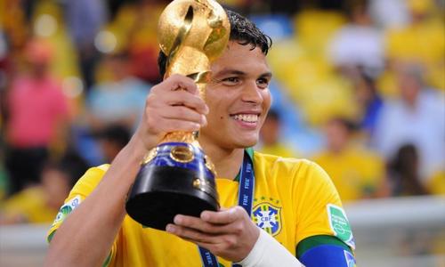 金玟哉和韦世豪当过队友吗,中后卫金玟哉实况