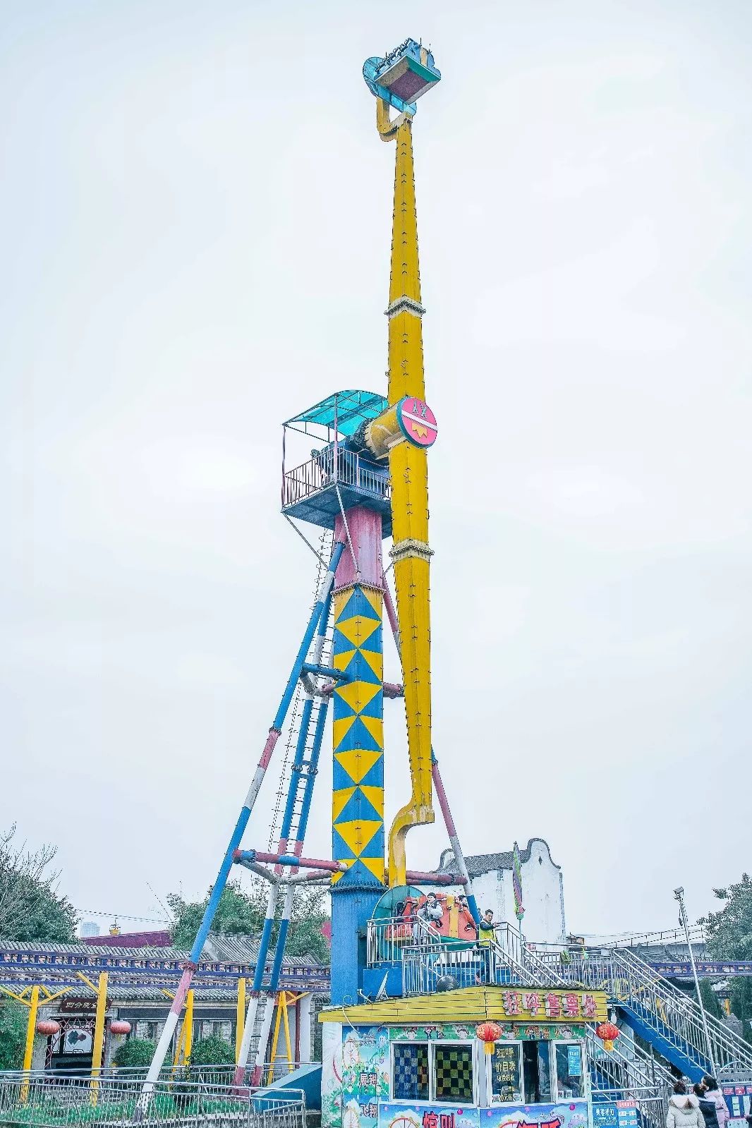 重庆洋人街搬走了哪里好玩一点,重庆洋人街游乐场搬到哪去了