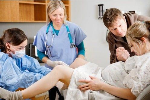 18分钟完成生娃，宝妈炫耀自己体质好，医生泼冷水：想来很后怕