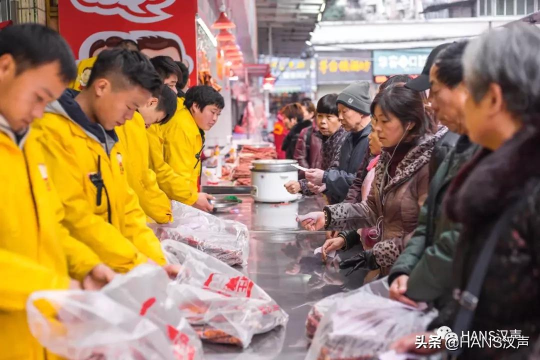 腌腊肉灌腊肠年味是不是就来了,灌香肠腌腊肉武汉冬至年味浓