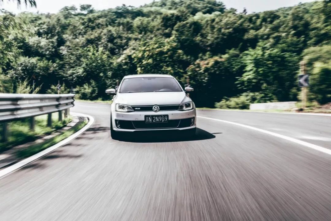 速腾2022款280tsidsg超越版,速腾2022款280tsidsg飞跃版落地