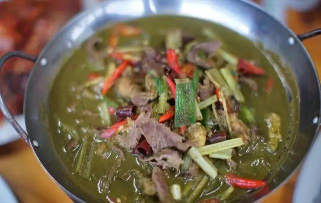 牛瘪火锅奇食记,牛瘪火锅加鲱鱼罐头加臭豆腐