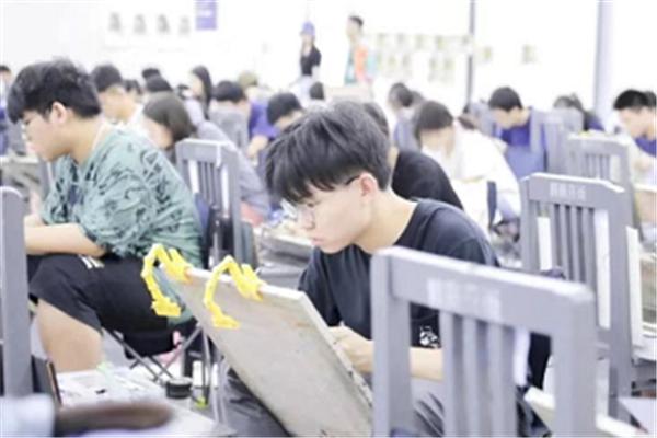 画家笔下的质感学生作品素描,最新绘画大师素描作品