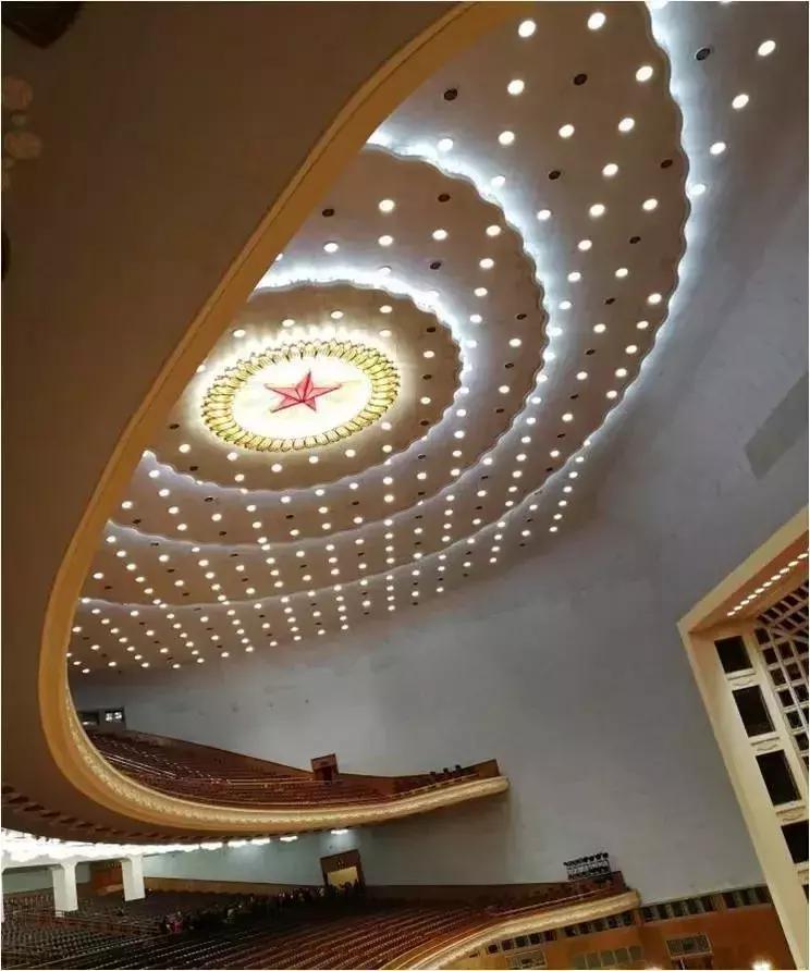 周令钊最美奋斗者授勋,周令钊设计团旗