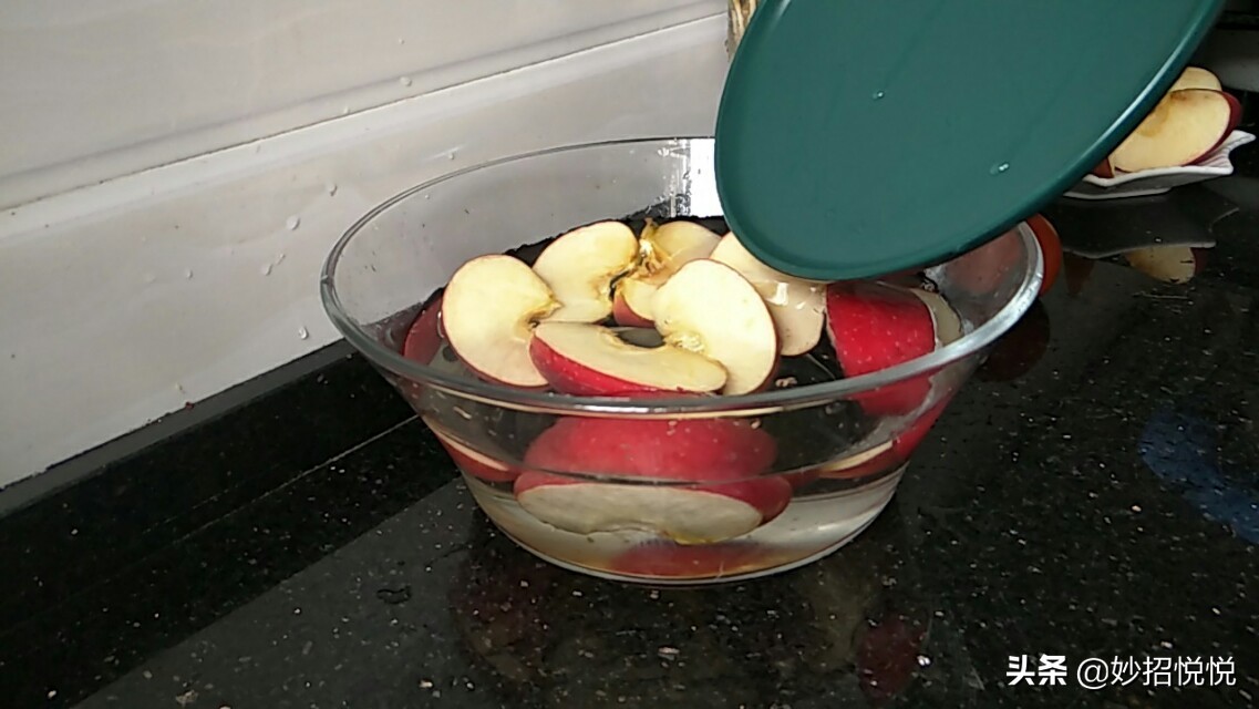 切的苹果怎么才能防止氧化,苹果切成块怎么防氧化