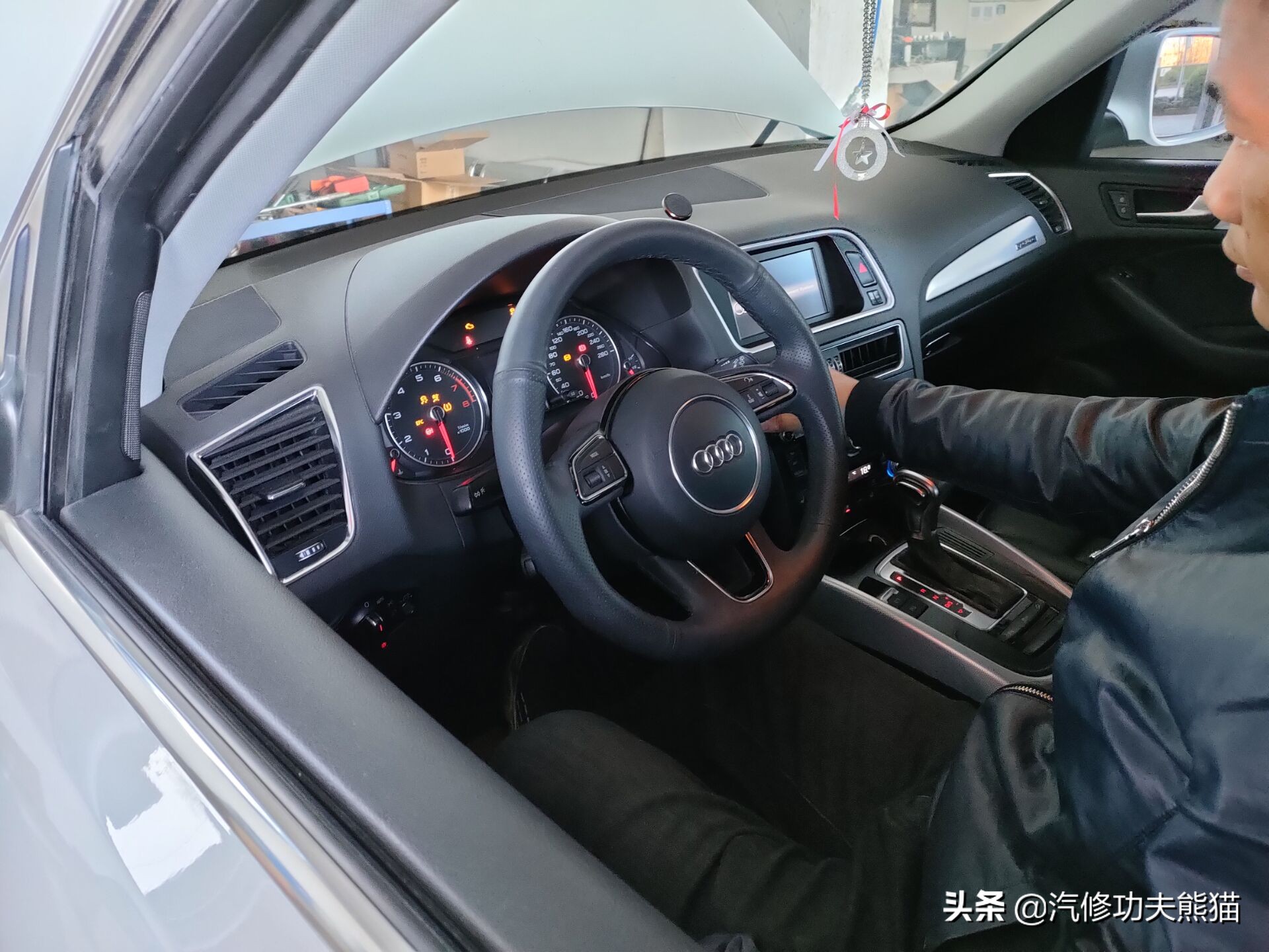 2011款奥迪q5烧机油怎么彻底解决,奥迪q5三代ea888发动机烧机油原因