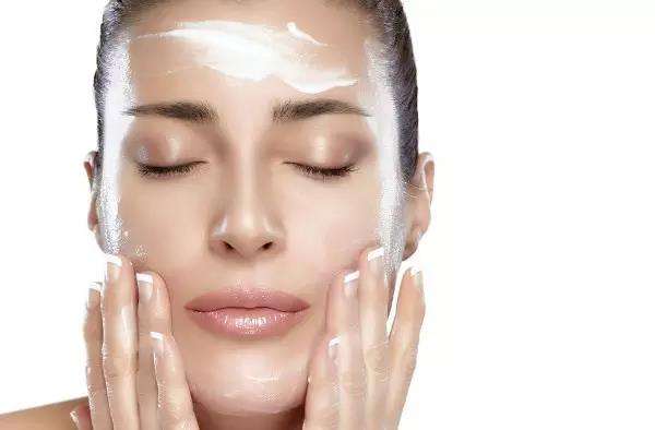 有这些护肤习惯，再好再贵的护肤品效果都不会好