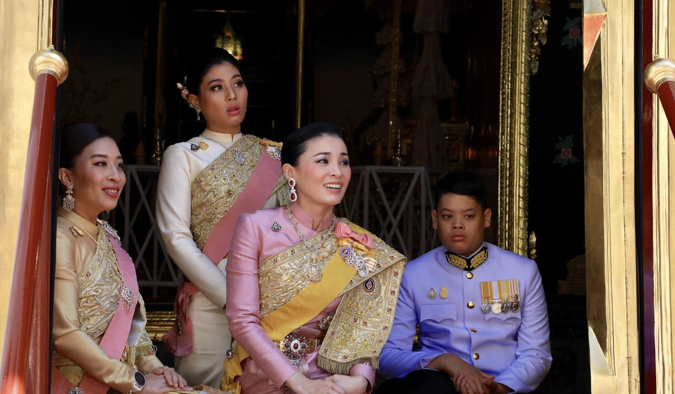 泰王加冕大公主,泰王大小公主美照