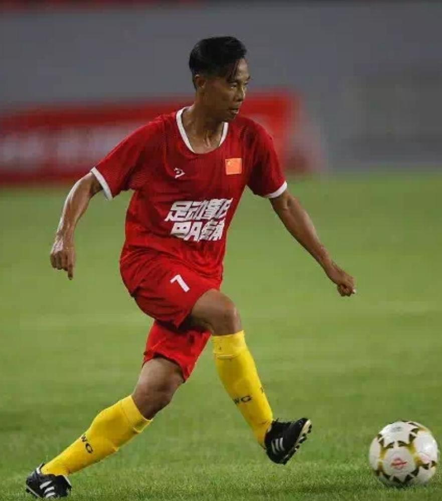 1987年，*小平邓**曾邀请马拉多纳来华踢友谊赛，最终结局如何？