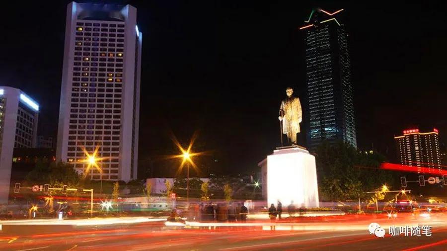 新街口为什么被称为南京第一商圈,新街口是哪里的第一商圈