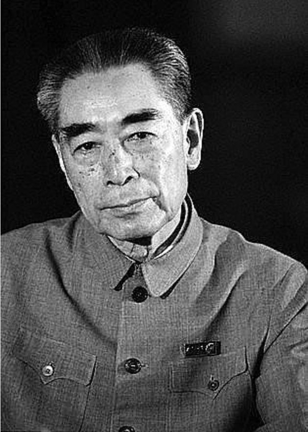 1952年朝鲜战事正紧，彭德怀不回国治病，陈赓向中央“告他一状”