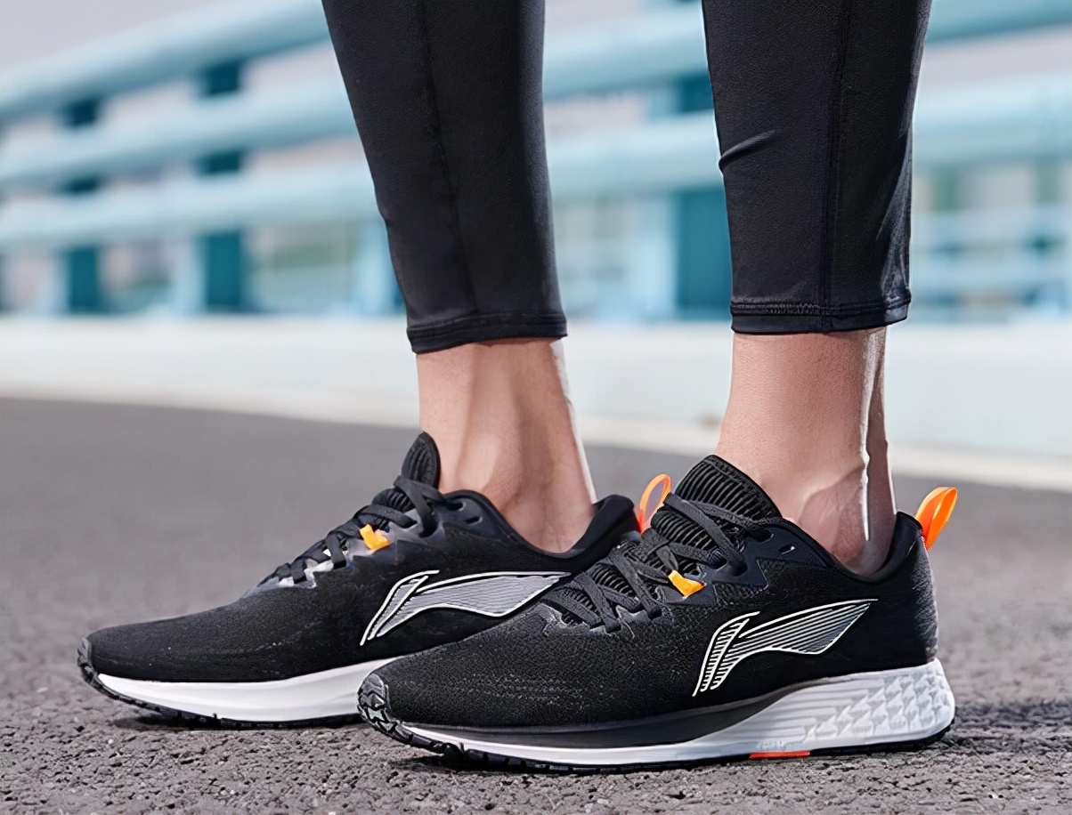 秋冬入门跑鞋男推荐性价比高,美津浓跑鞋推荐从入门到进阶