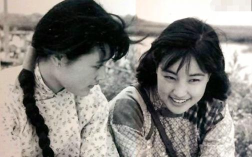 刘晓庆与同母异父妹妹相伴60年,刘晓庆与妹妹相伴60年