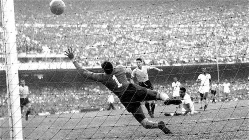 足坛被黑的最惨的三位球星,罗纳尔多世界杯决赛失利巴乔