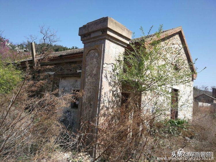 时隔多年老连长带老兵回归军营,三位老战友回忆当年军旅