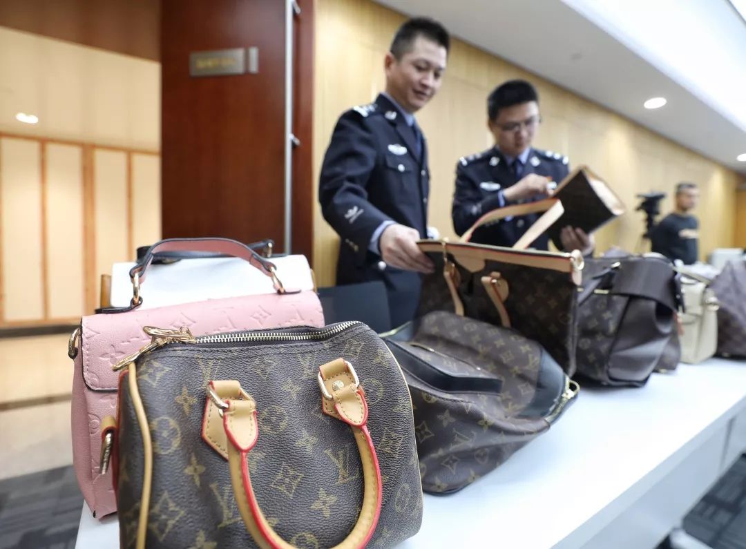 burberry围巾原价1980,burberry围巾是什么档次