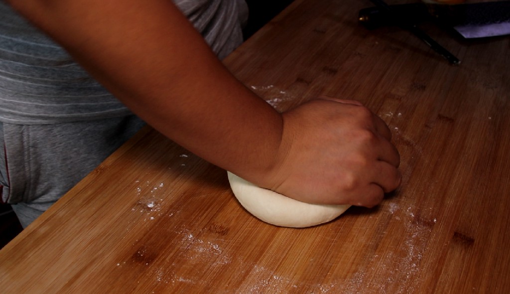 蒸馒头和面用凉水还是温水,蒸馒头和面用热水还是冷水