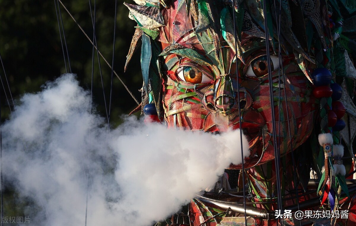 被人偶娃娃吓到,东京奥运会巨型人偶原型